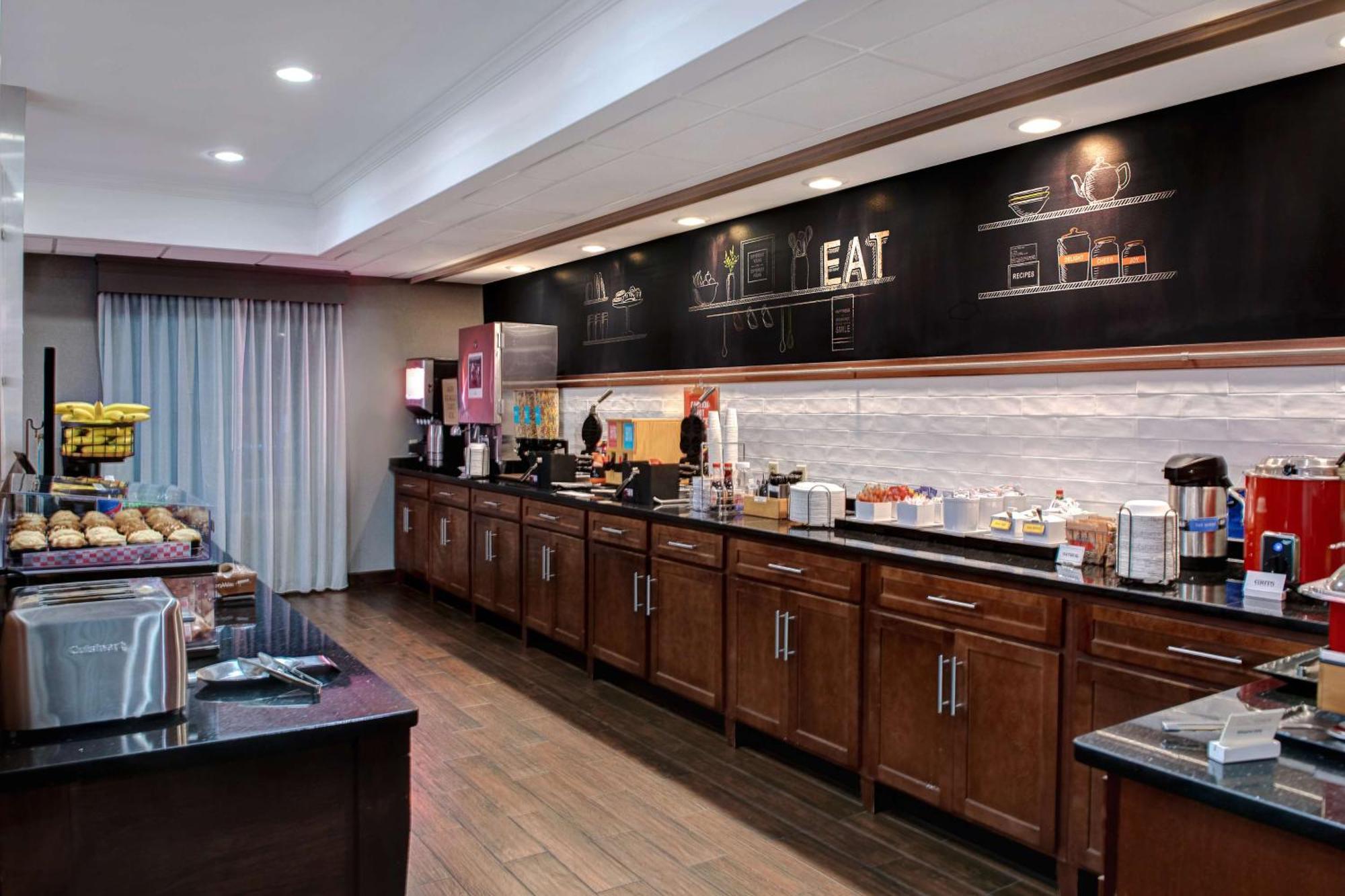 Hampton Inn Charlotte Монро Экстерьер фото