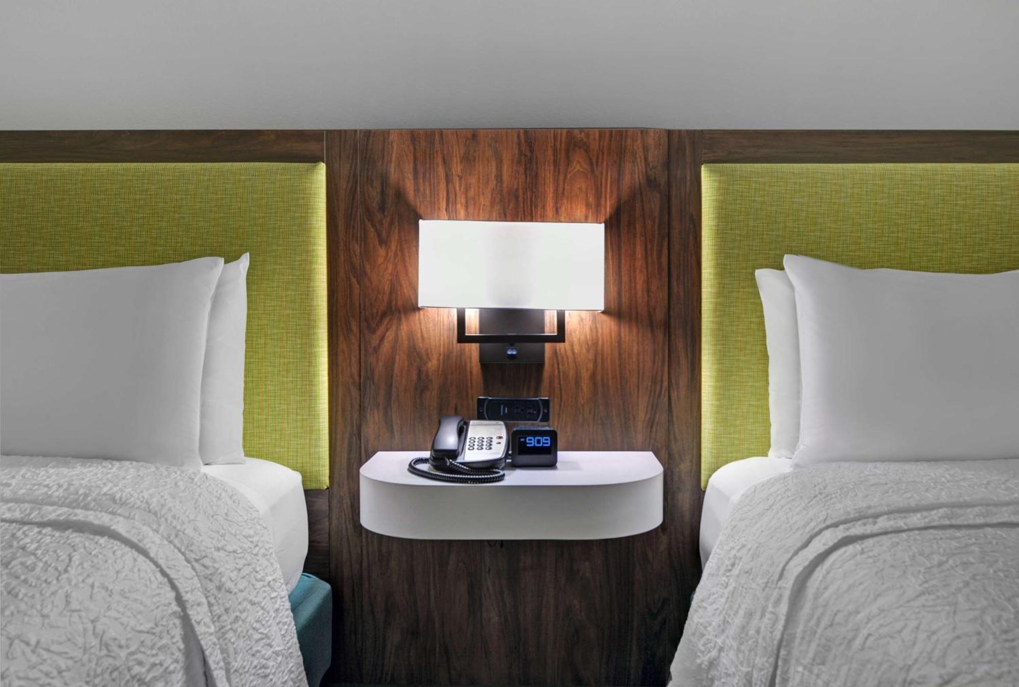 Hampton Inn Charlotte Монро Экстерьер фото