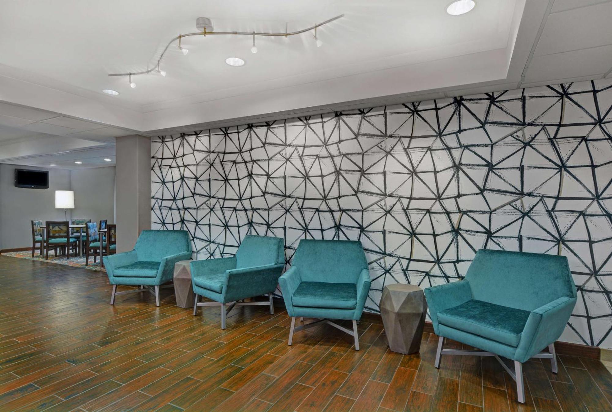 Hampton Inn Charlotte Монро Экстерьер фото