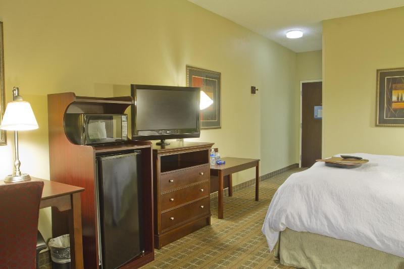Hampton Inn Charlotte Монро Экстерьер фото